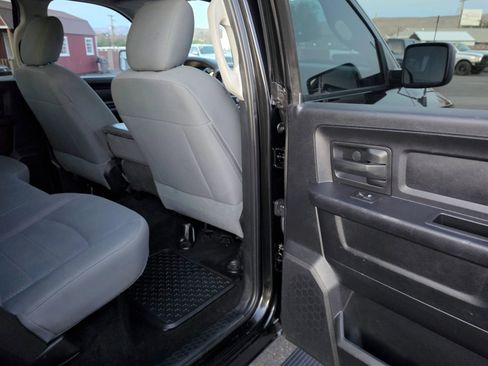 Used 2015 RAM 2500 Tradesman w/ Chrome Appearance Group AWD/4WD image 17