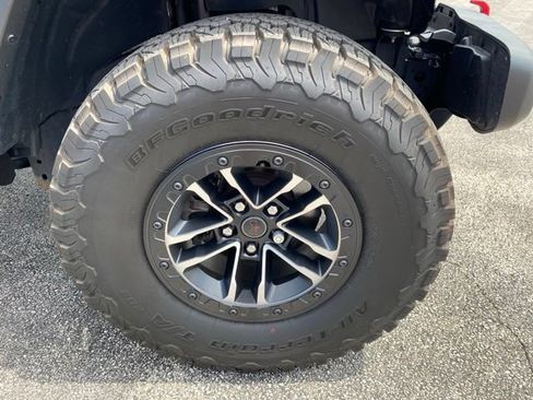 Used 2023 Jeep Wrangler Unlimited Rubicon w/ Cold Weather Group AWD/4WD image 13