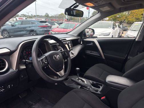 Used 2015 Toyota RAV4 XLE AWD/4WD image 14