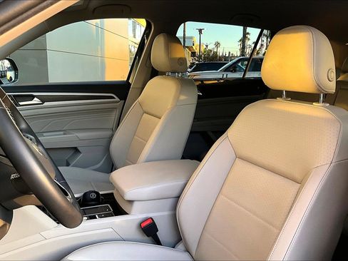 Used 2022 Volkswagen Atlas SE image 25