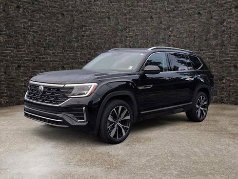 Used 2024 Volkswagen Atlas SEL Premium R-Line image 6