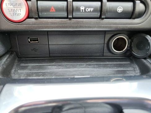 Used 2019 Ford Mustang Coupe image 18