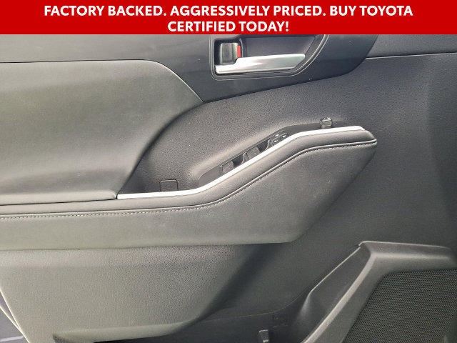 Certified 2020 Toyota Highlander XLE FWD image 14