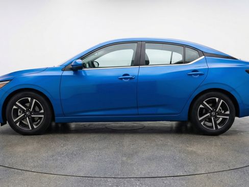 Used 2025 Nissan Sentra SV FWD image 5