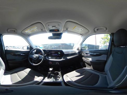 Used 2025 Chevrolet TrailBlazer LT AWD/4WD image 42