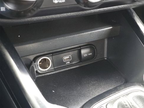 Used 2022 Kia Soul LX image 23