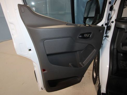 Used 2024 Ford Transit 150 Low Roof RWD image 5