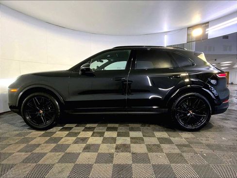 New 2026 Porsche Cayenne image 2