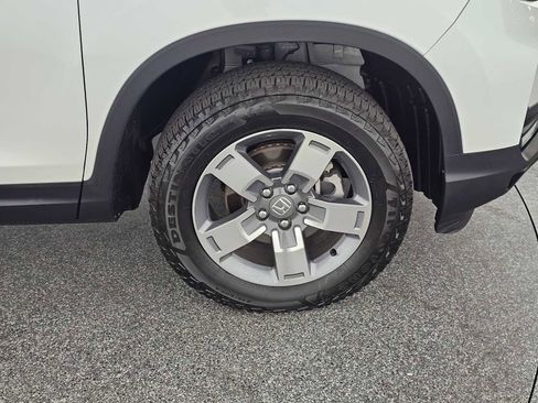 Certified 2025 Honda Ridgeline RTL image 9