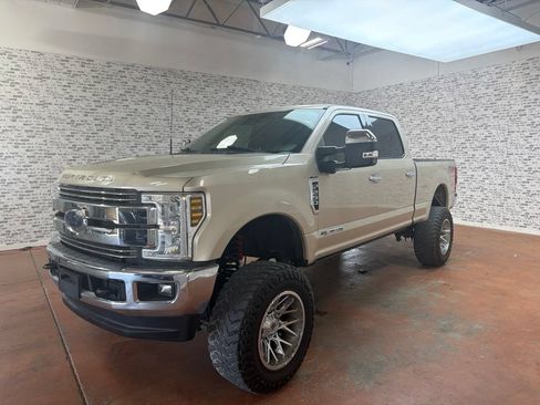 Used 2018 Ford F250 Lariat w/ Tow Technology Bundle AWD/4WD image 3