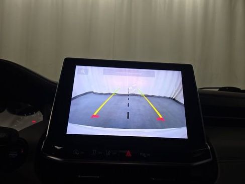 Used 2023 Jeep Compass Limited image 17