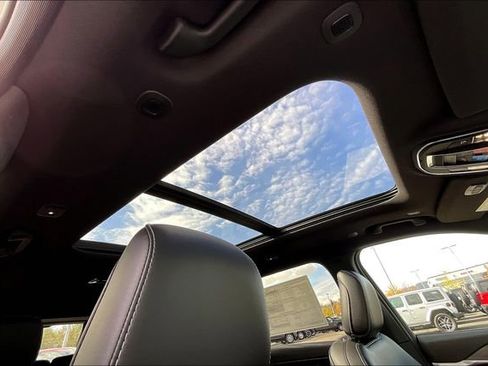 New 2024 Jeep Grand Cherokee L Limited w/ Black Appearance Package image 26