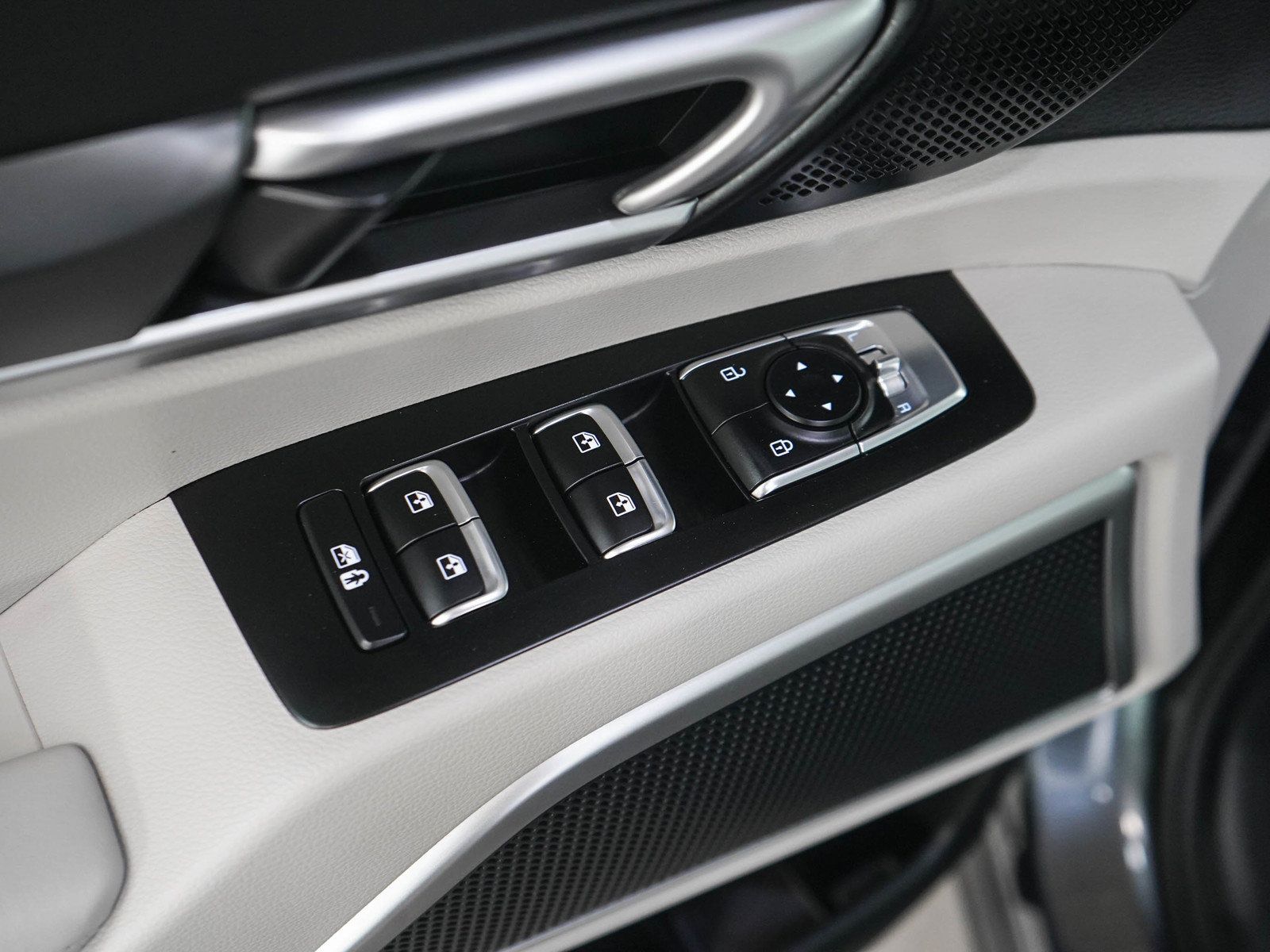 Used 2022 Kia Telluride S AWD/4WD image 19