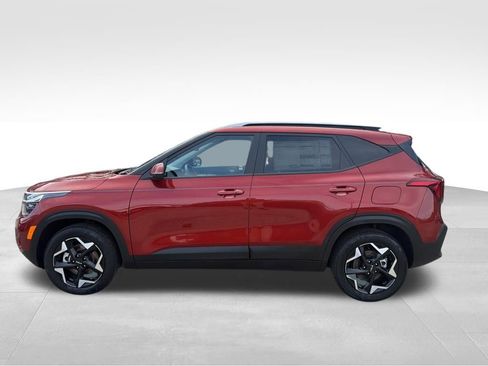 Certified 2025 Kia Seltos S image 2