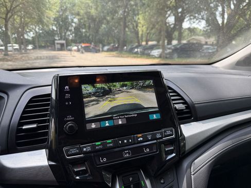 Used 2024 Honda Odyssey EX-L image 17