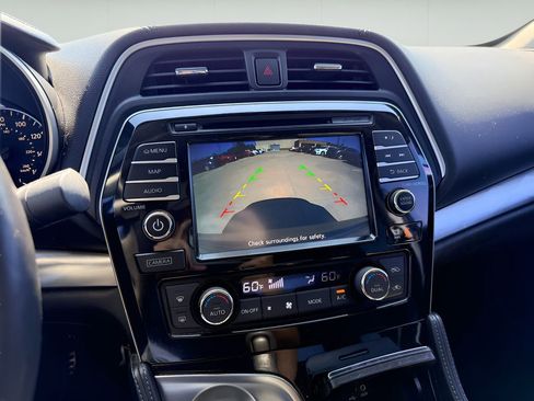 Used 2016 Nissan Maxima SR FWD image 10