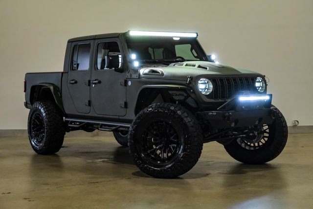 Used 2025 Jeep Gladiator Sport AWD/4WD image 8