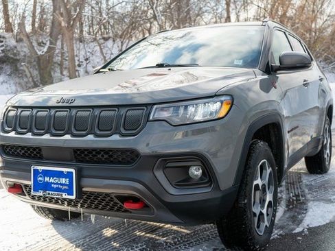 Used 2022 Jeep Compass Trailhawk image 2