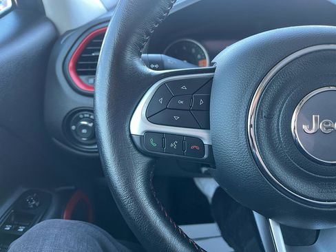 Used 2019 Jeep Renegade Trailhawk w/ UConnect 8.4 Nav Group image 12