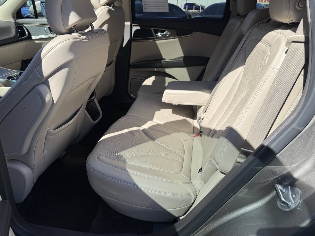 Used 2016 Lincoln MKX Reserve w/ Climate Package AWD/4WD image 23