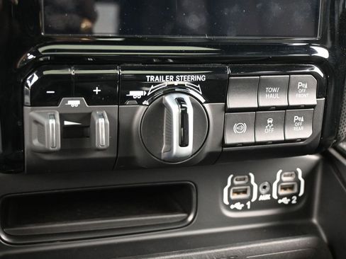 Used 2024 RAM 3500 Limited image 18