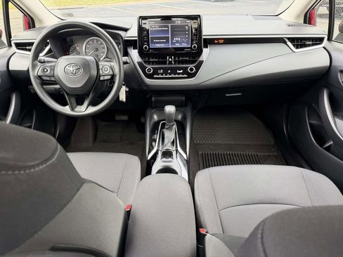 Certified 2022 Toyota Corolla LE FWD image 2