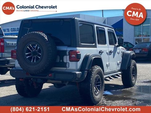 Used 2024 Jeep Wrangler Unlimited Rubicon w/ XTREMEE 35" Tire Package image 3
