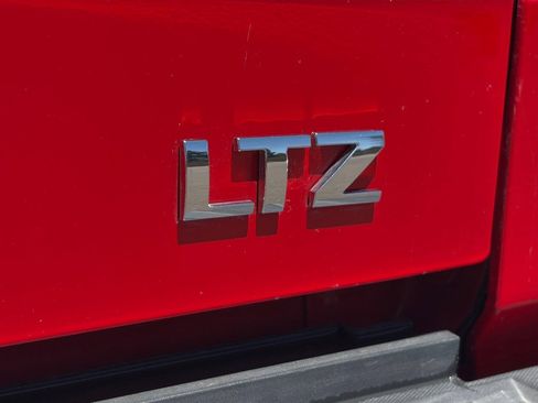 Used 2018 Chevrolet Silverado 1500 LTZ w/ LTZ Plus Package AWD/4WD image 32
