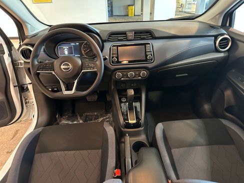 Used 2025 Nissan Versa SV image 32