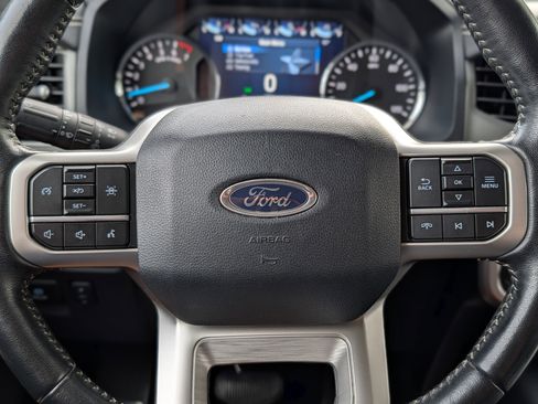 Used 2024 Ford Expedition XLT image 27