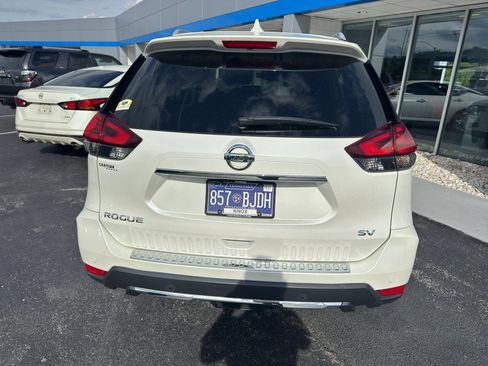 Used 2020 Nissan Rogue SV w/ Premium Package FWD image 6