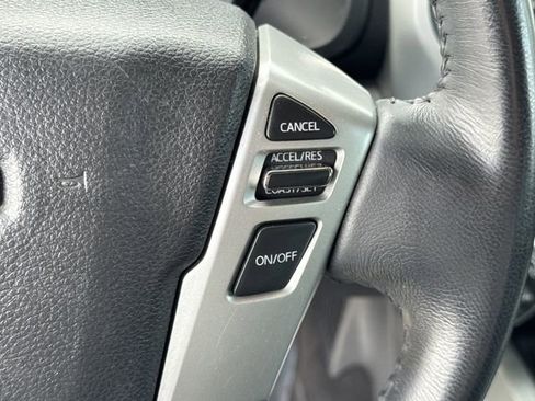 Used 2017 Nissan Titan SL AWD/4WD image 25