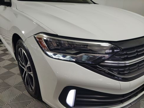 Used 2024 Volkswagen Jetta Sport image 11