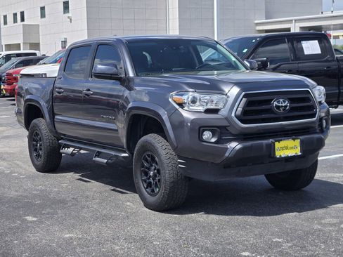 Used 2021 Toyota Tacoma SR5 image 3