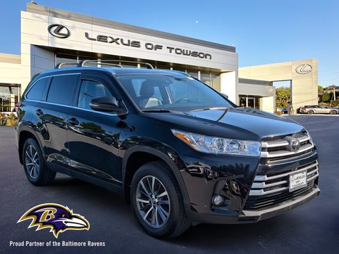 Used 2019 Toyota Highlander XLE AWD/4WD image 1