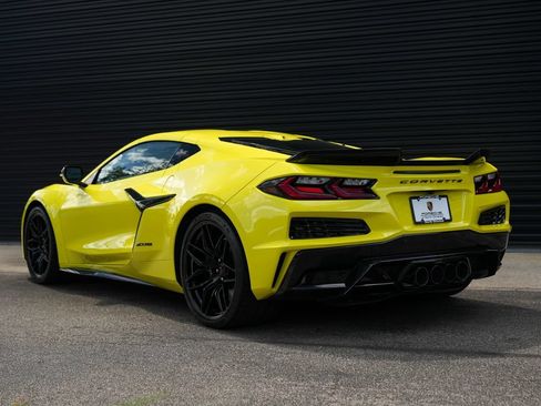 Used 2023 Chevrolet Corvette Z06 w/ Engine Appearance Package RWD image 3