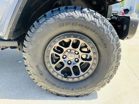 Used 2022 Jeep Wrangler Unlimited Rubicon w/ Xtreme Recon 35" Tire Package AWD/4WD image 37