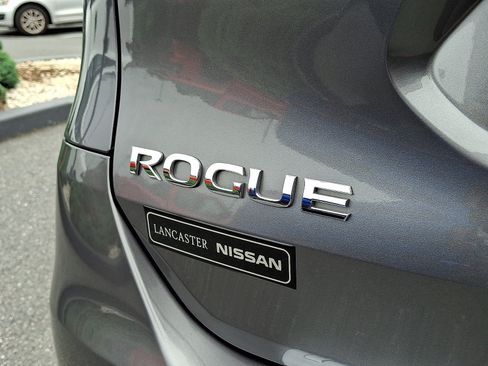 Used 2016 Nissan Rogue SL w/ SL Premium Package AWD/4WD image 29