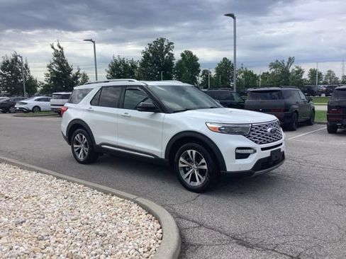 Used 2020 Ford Explorer Platinum w/ Premium Technology Package AWD/4WD image 3