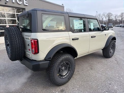New 2025 Ford Bronco 4-Door w/ Sasquatch Package image 3