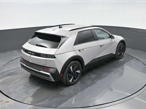 New 2025 Hyundai Ioniq 5 SEL image 26