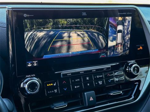 Certified 2021 Toyota Highlander Platinum image 21