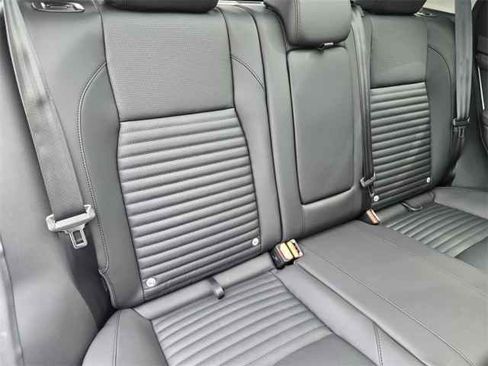 Used 2025 Land Rover Discovery Sport S image 20
