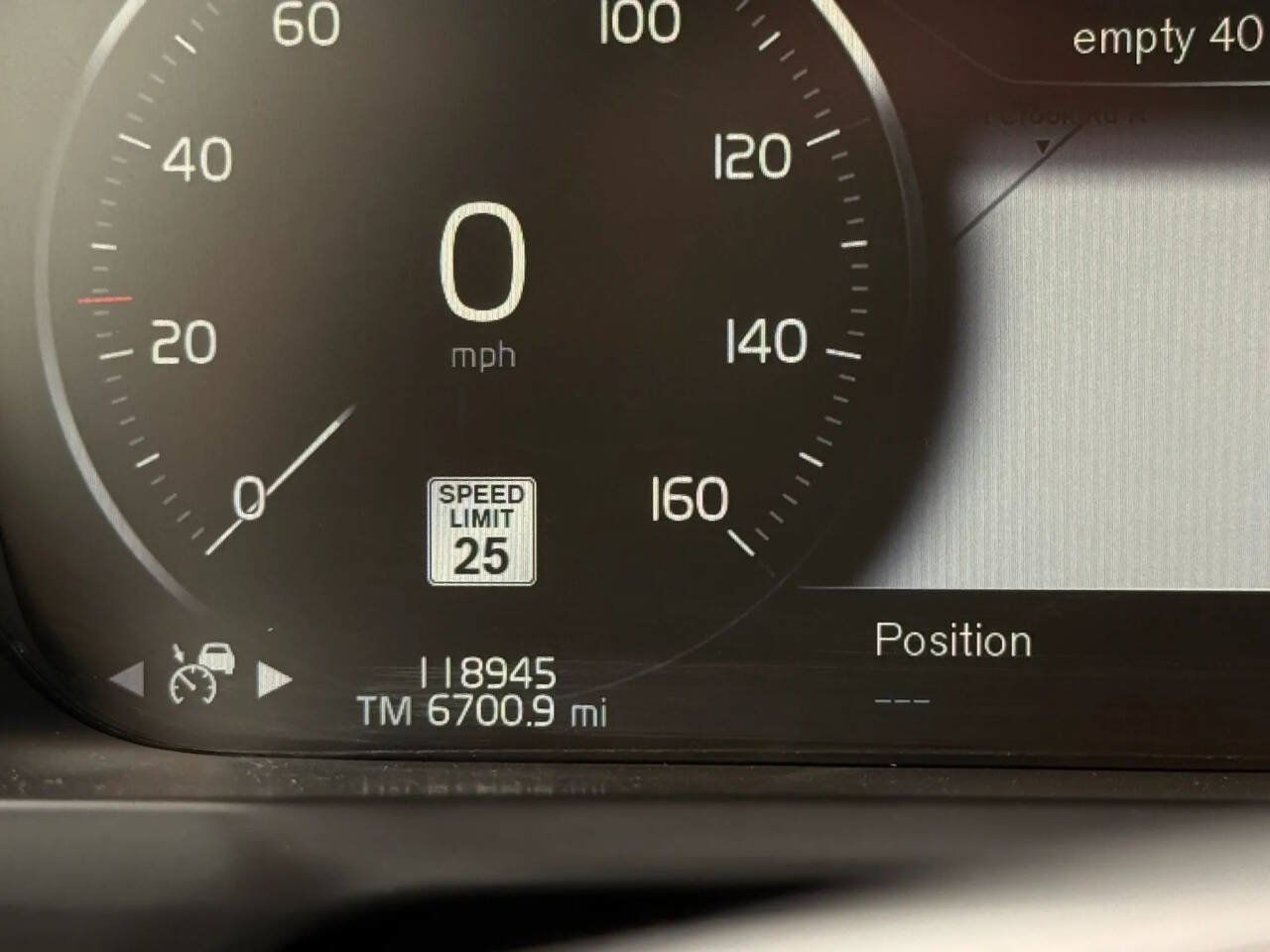 Used 2018 Volvo XC90 T6 Momentum w/ Convenience Package AWD/4WD image 11