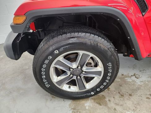 Used 2023 Jeep Wrangler Unlimited Sahara AWD/4WD image 35