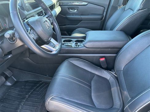 Used 2023 Honda Pilot Elite image 9