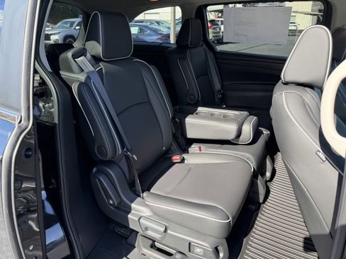 New 2026 Honda Odyssey Touring image 15