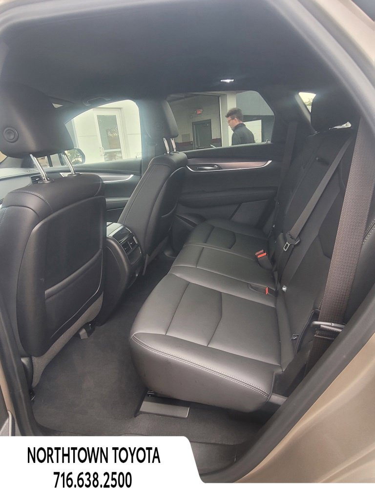 Used 2022 Cadillac XT5 Luxury w/ LPO, Floor Liner Package AWD/4WD image 20