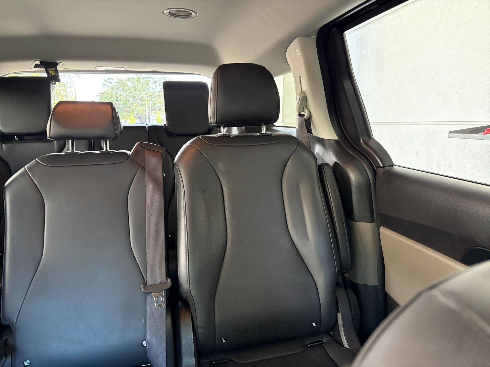 Used 2026 Kia Carnival FWD image 39