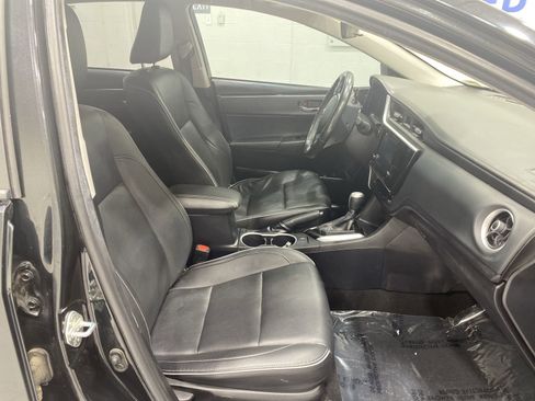 Used 2019 Toyota Corolla XLE FWD image 25